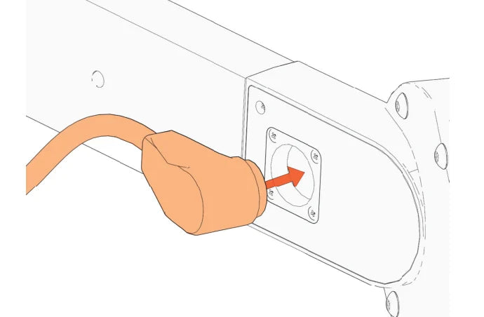 De magnetische kabelconnector steek je in de aansluiting van de E-Wheelarm.